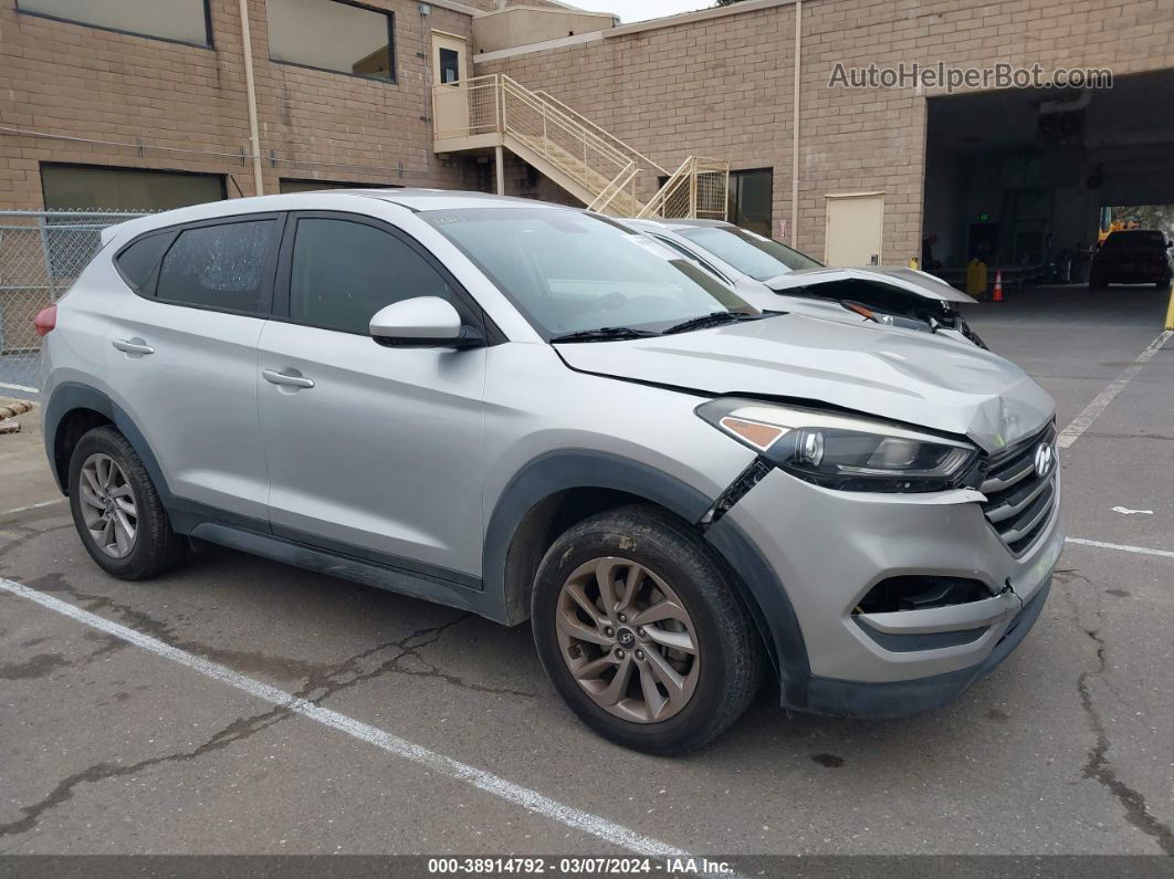 2017 Hyundai Tucson Se Серебряный vin: KM8J23A48HU394655