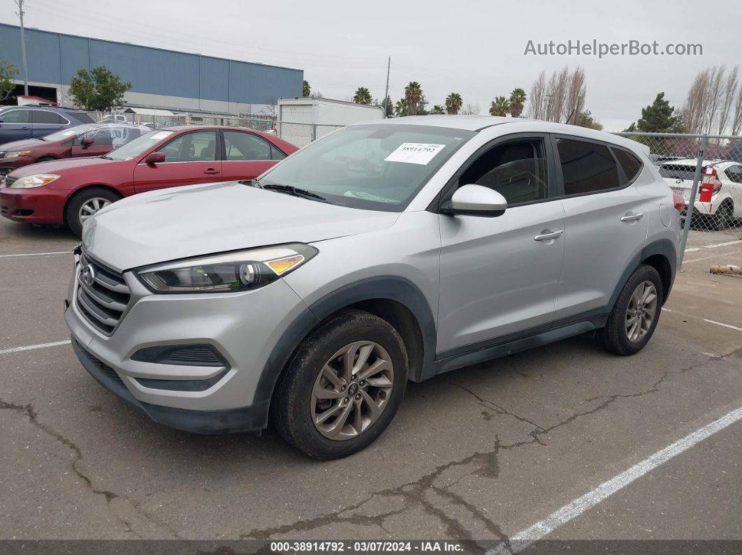 2017 Hyundai Tucson Se Серебряный vin: KM8J23A48HU394655