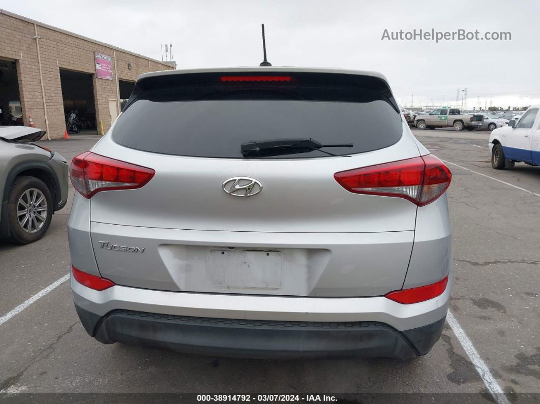 2017 Hyundai Tucson Se Серебряный vin: KM8J23A48HU394655