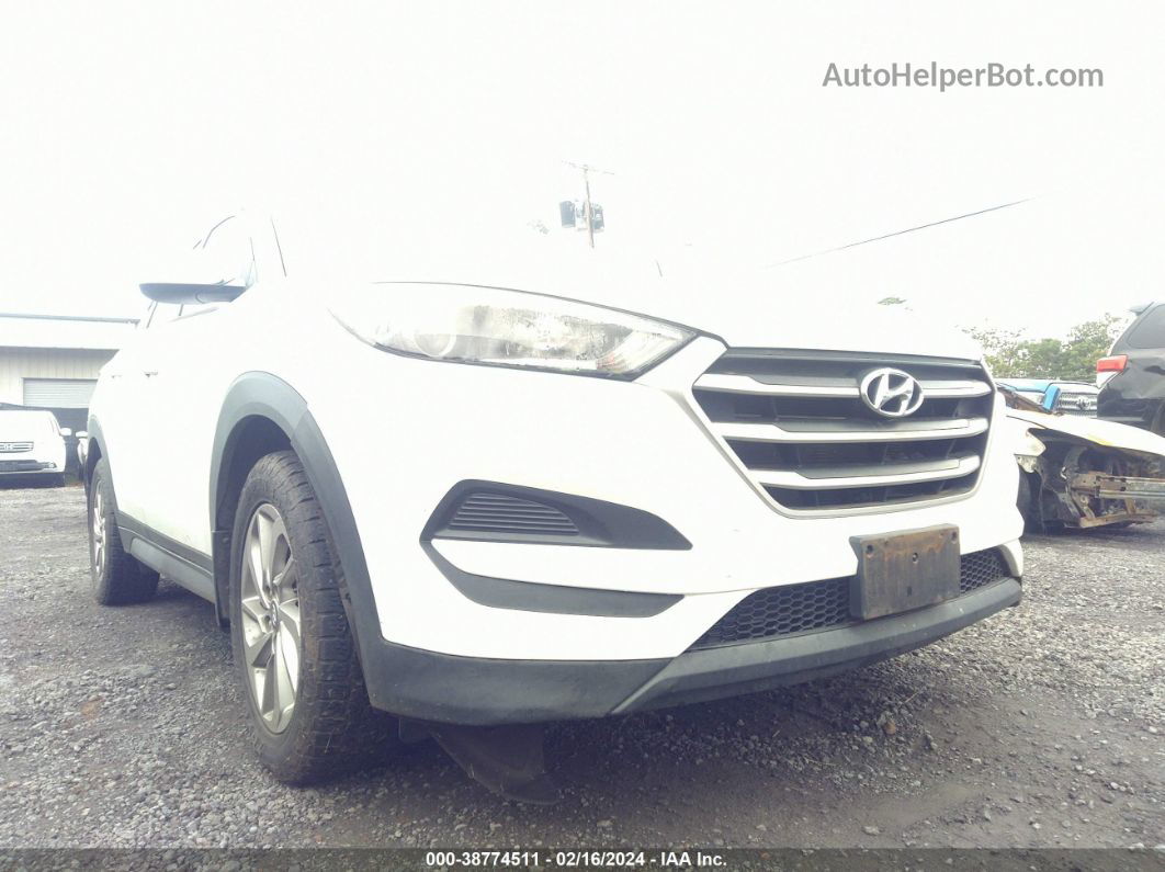 2017 Hyundai Tucson Se Белый vin: KM8J23A49HU462753