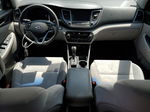 2018 Hyundai Tucson Value Серебряный vin: KM8J33A26JU669554