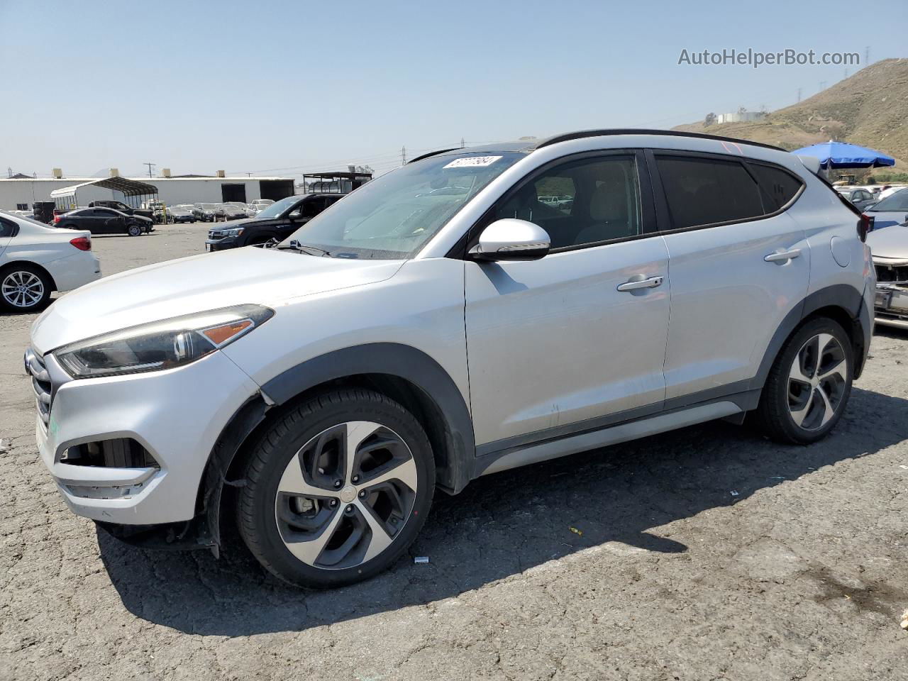 2018 Hyundai Tucson Value Серебряный vin: KM8J33A26JU669554