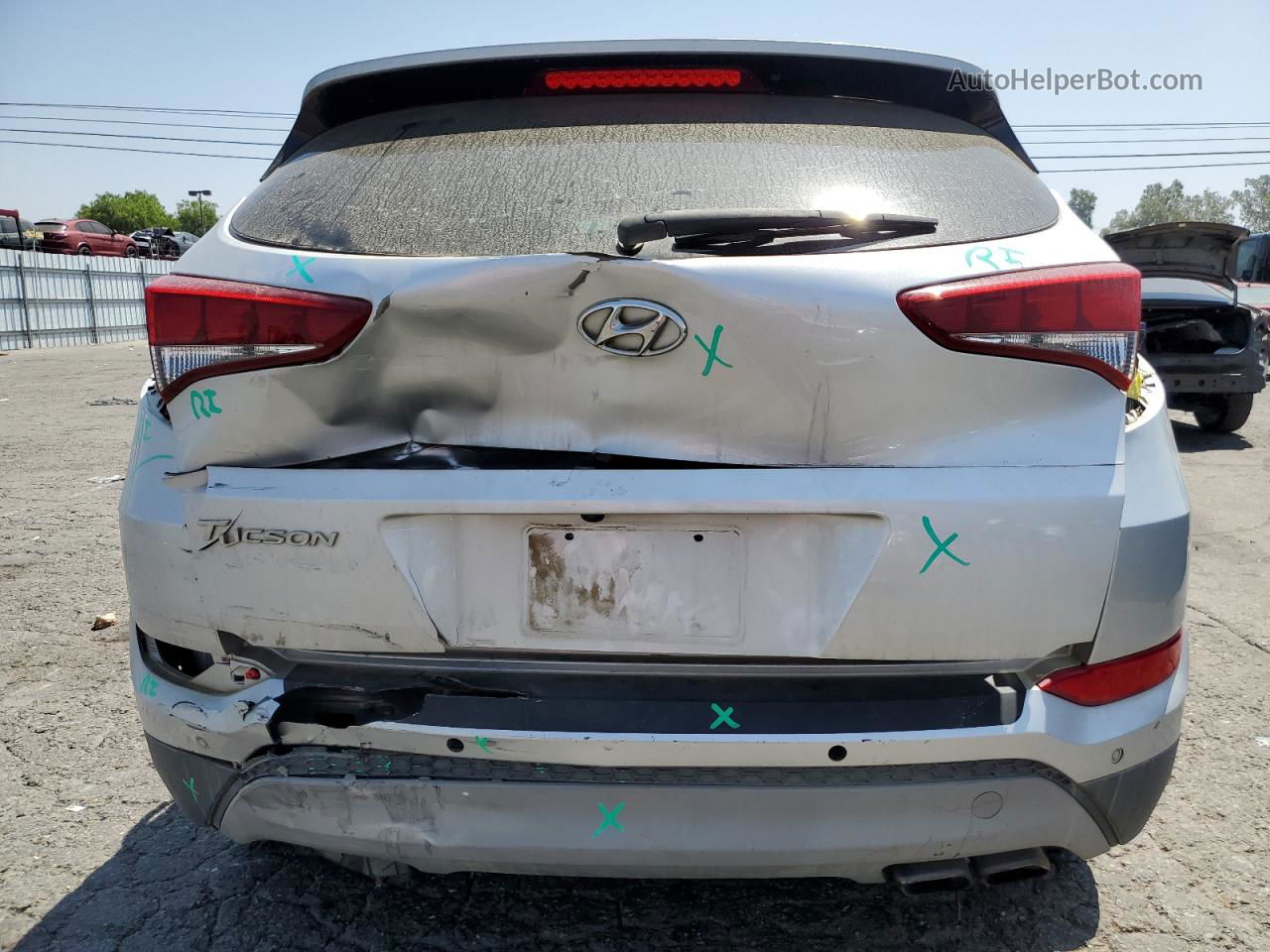 2018 Hyundai Tucson Value Silver vin: KM8J33A26JU669554