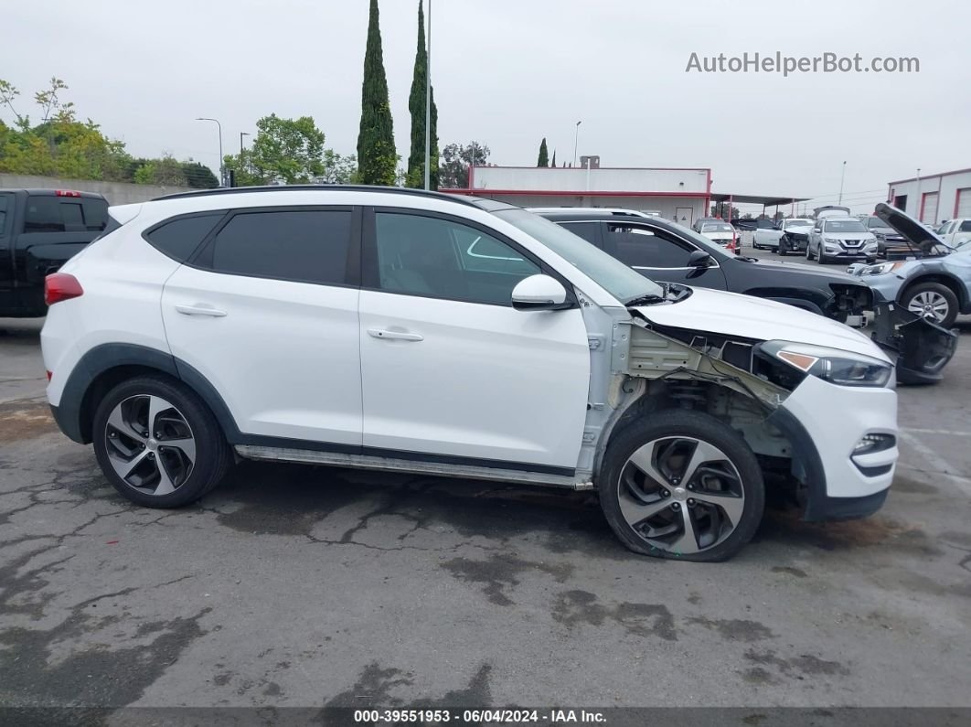 2018 Hyundai Tucson Value White vin: KM8J33A28JU821236