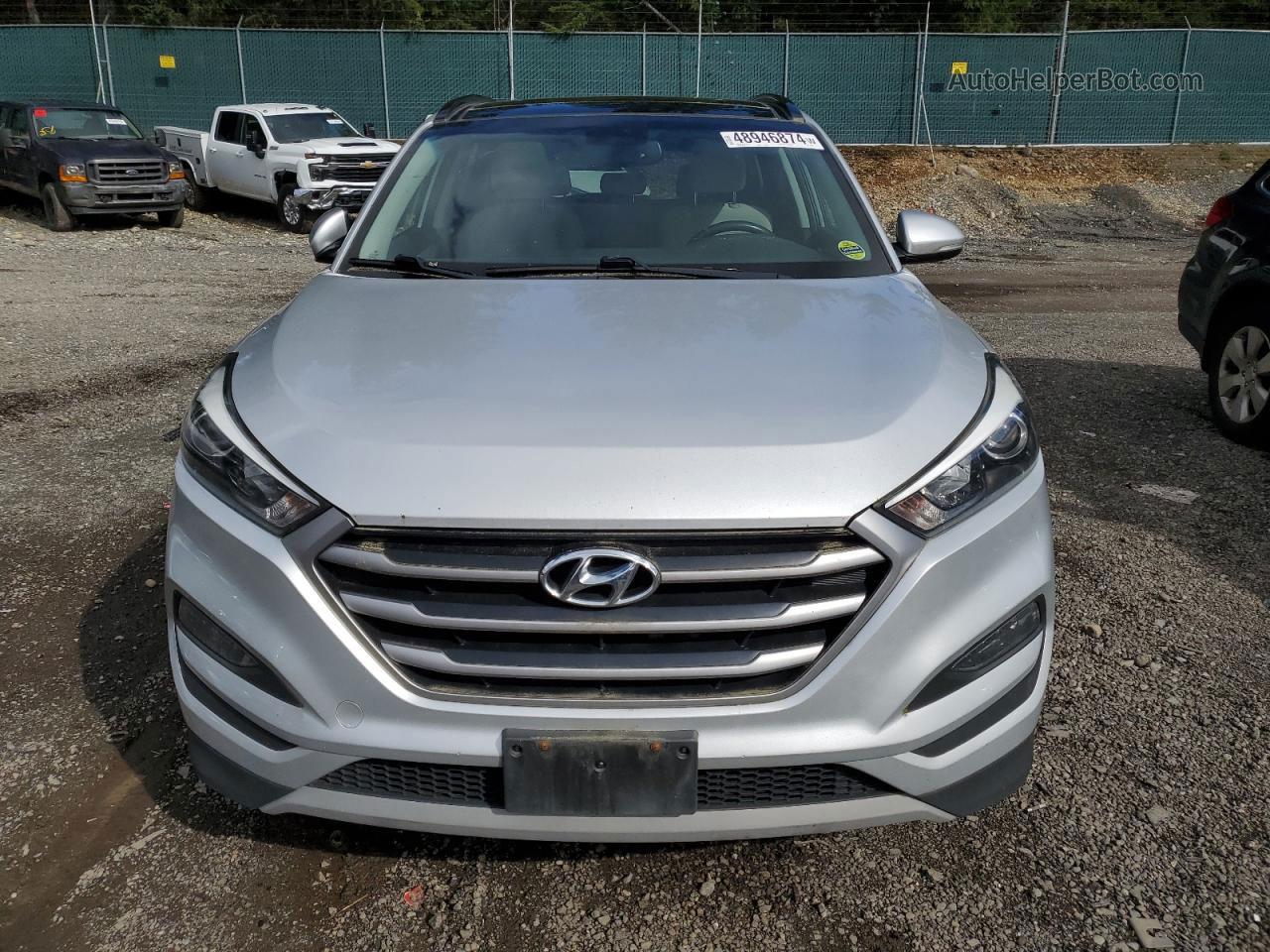 2018 Hyundai Tucson Value Silver vin: KM8J3CA26JU690713