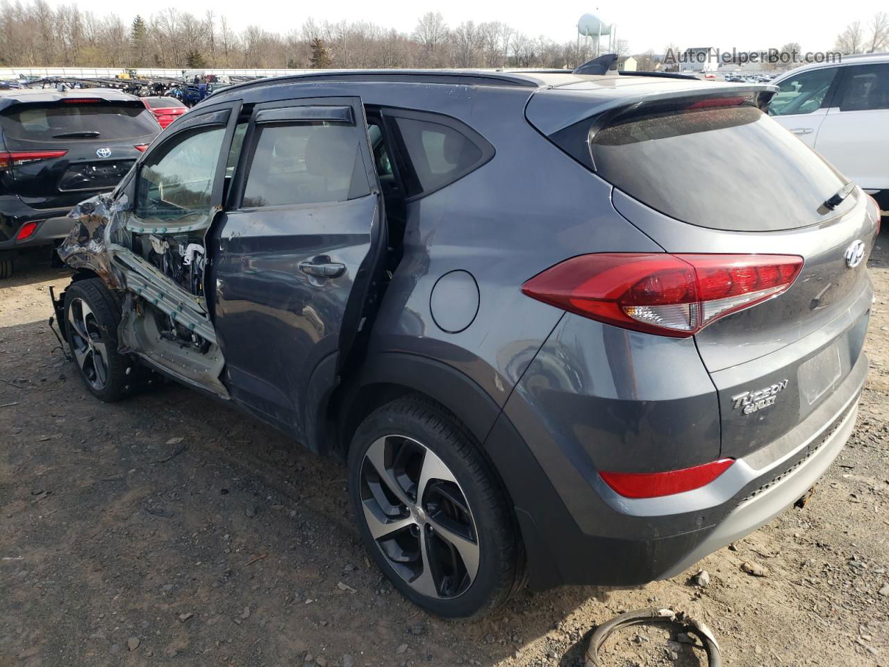 2018 Hyundai Tucson Value Gray vin: KM8J3CA27JU781781