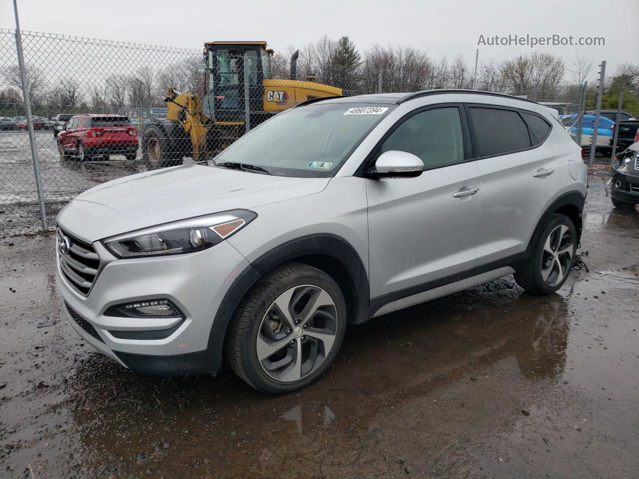 2018 Hyundai Tucson Value Silver vin: KM8J3CA27JU818120