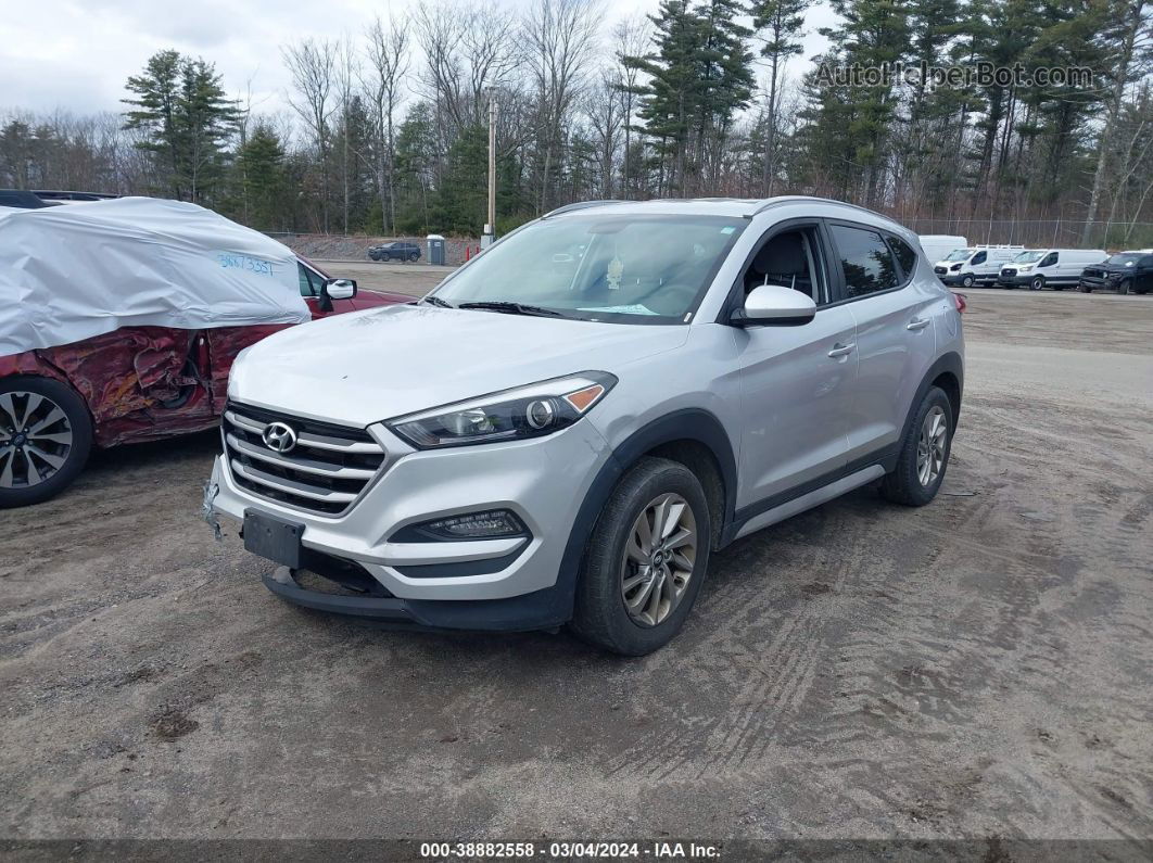 2017 Hyundai Tucson Se Серебряный vin: KM8J3CA40HU508550