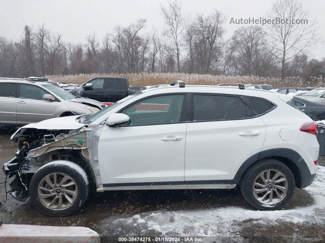 2017 Hyundai Tucson Se Plus Белый vin: KM8J3CA44HU531037