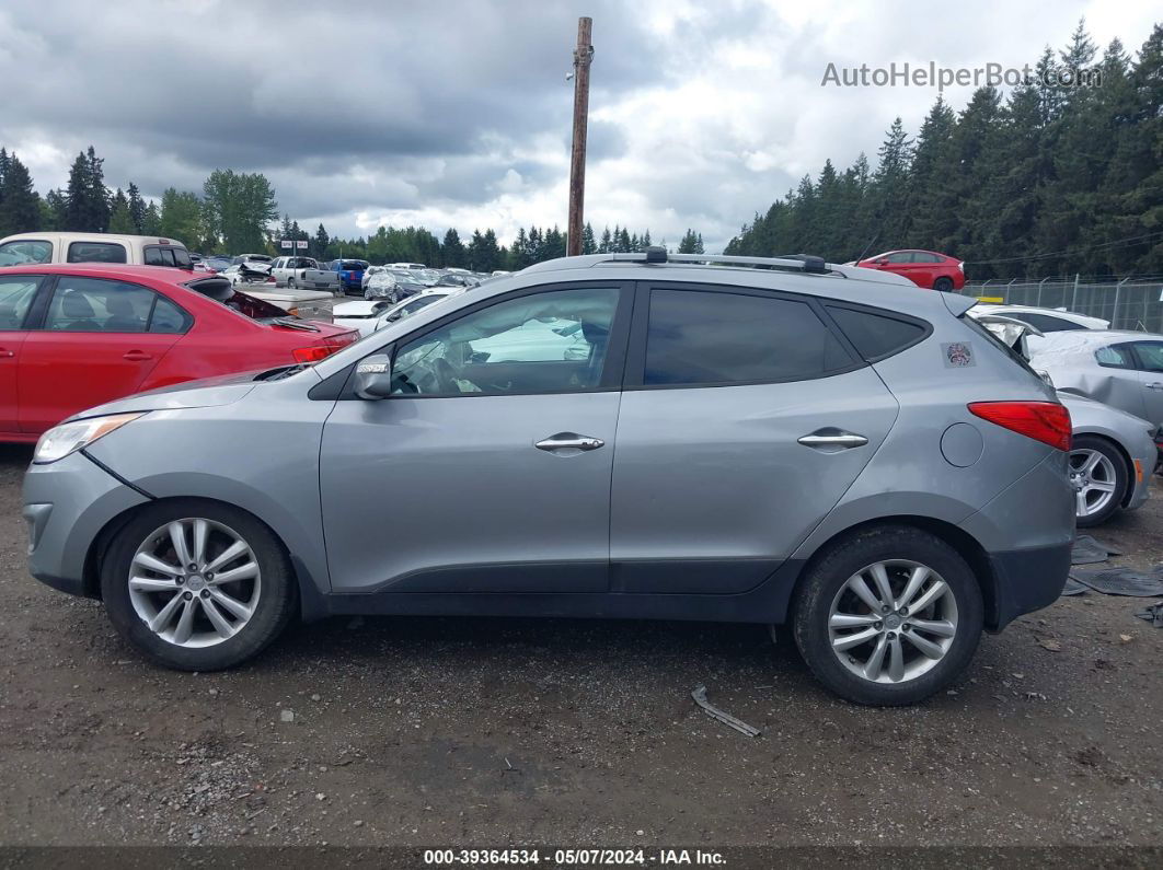 2013 Hyundai Tucson Limited Серебряный vin: KM8JUCAC6DU672349