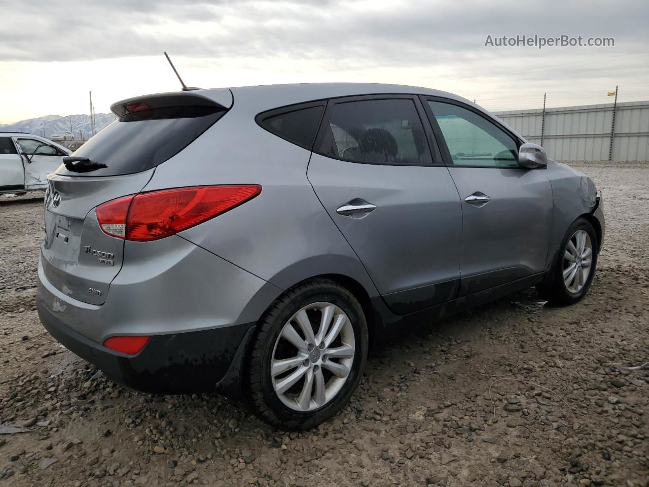 2013 Hyundai Tucson Gls Серебряный vin: KM8JUCAC9DU604496