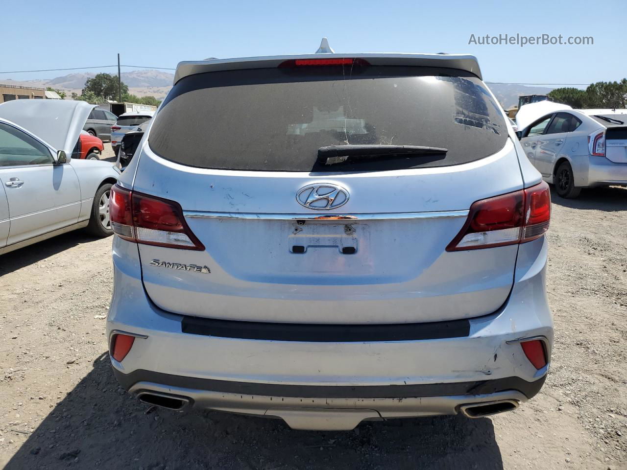 2018 Hyundai Santa Fe Se Silver vin: KM8SM4HFXJU272011