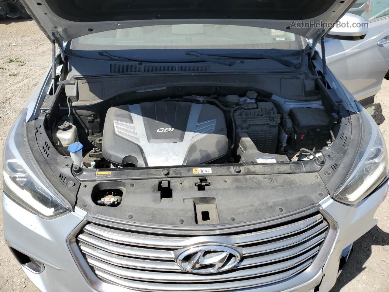 2018 Hyundai Santa Fe Se Silver vin: KM8SM4HFXJU272011