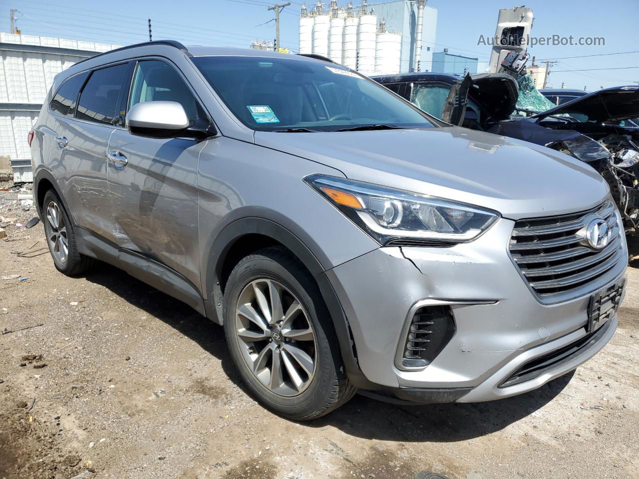 2018 Hyundai Santa Fe Se Silver vin: KM8SMDHF0JU271109