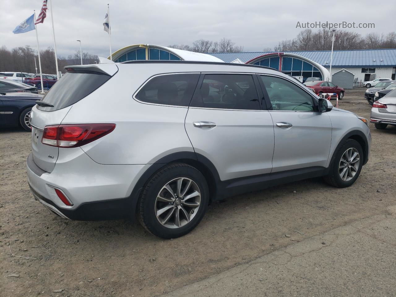 2018 Hyundai Santa Fe Se Silver vin: KM8SMDHF8JU262464