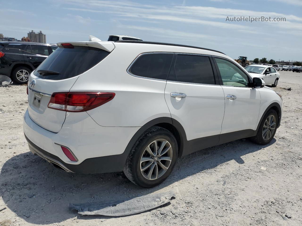 2018 Hyundai Santa Fe Se White vin: KM8SN4HF3JU264149