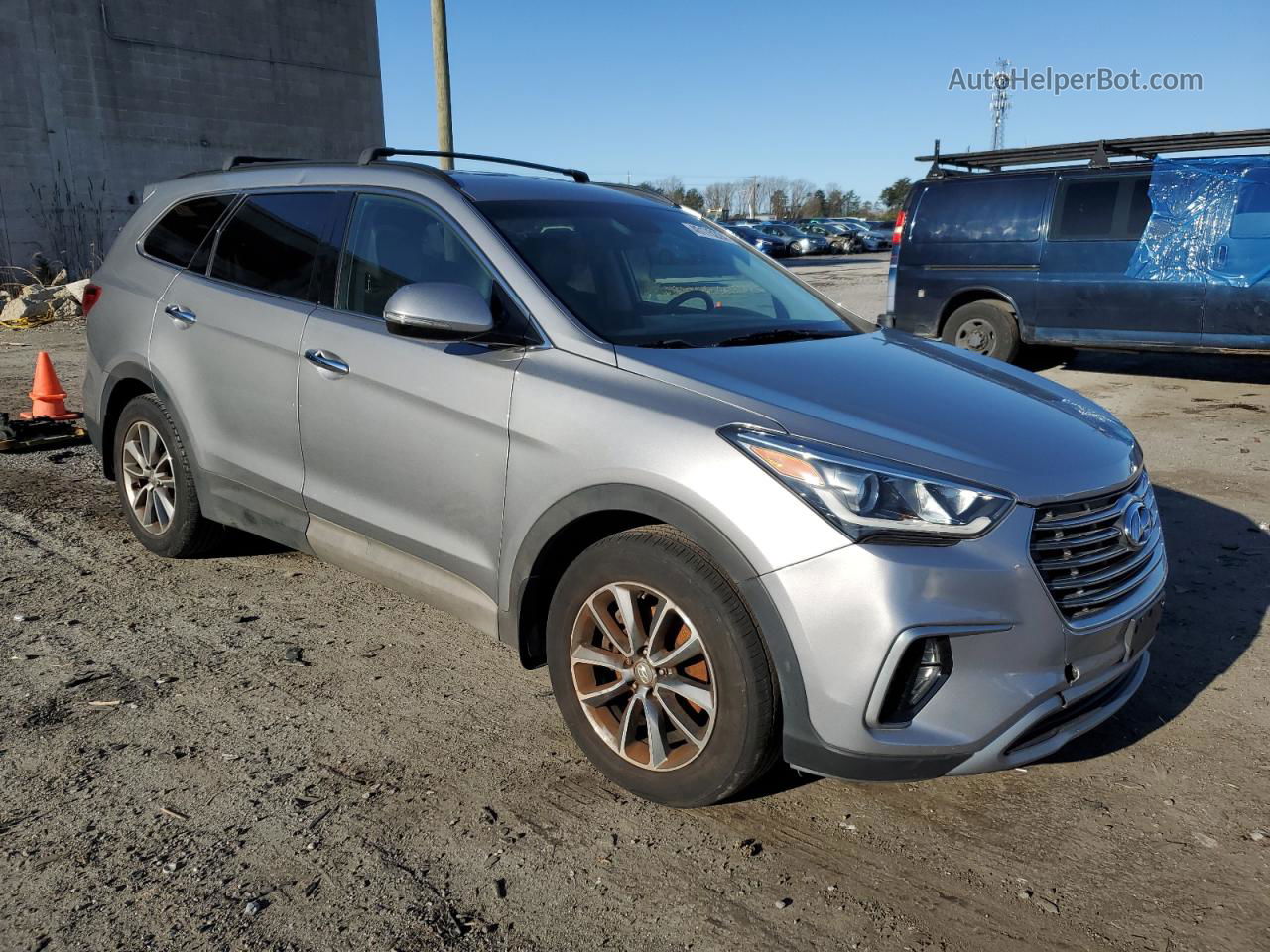 2018 Hyundai Santa Fe Se Серебряный vin: KM8SNDHF3JU287057