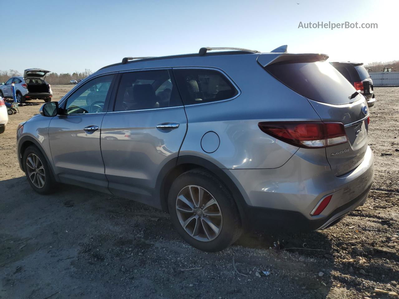 2018 Hyundai Santa Fe Se Серебряный vin: KM8SNDHF3JU287057