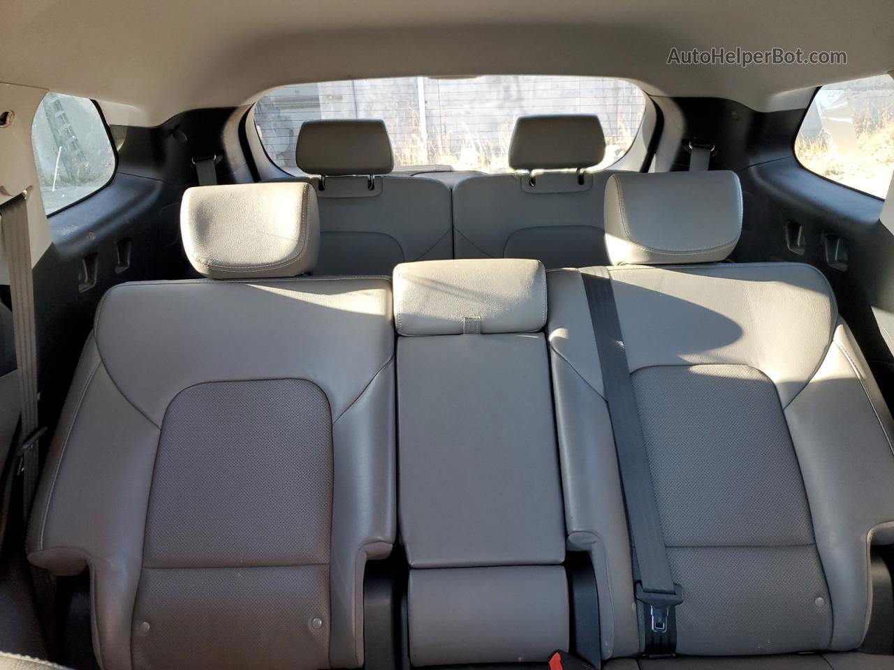 2018 Hyundai Santa Fe Se Серебряный vin: KM8SNDHF3JU287057