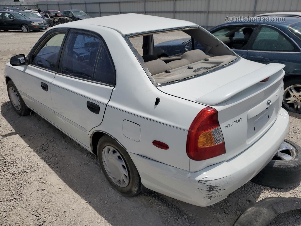 2001 Hyundai Accent Gl White vin: KMHCG45C71U169795