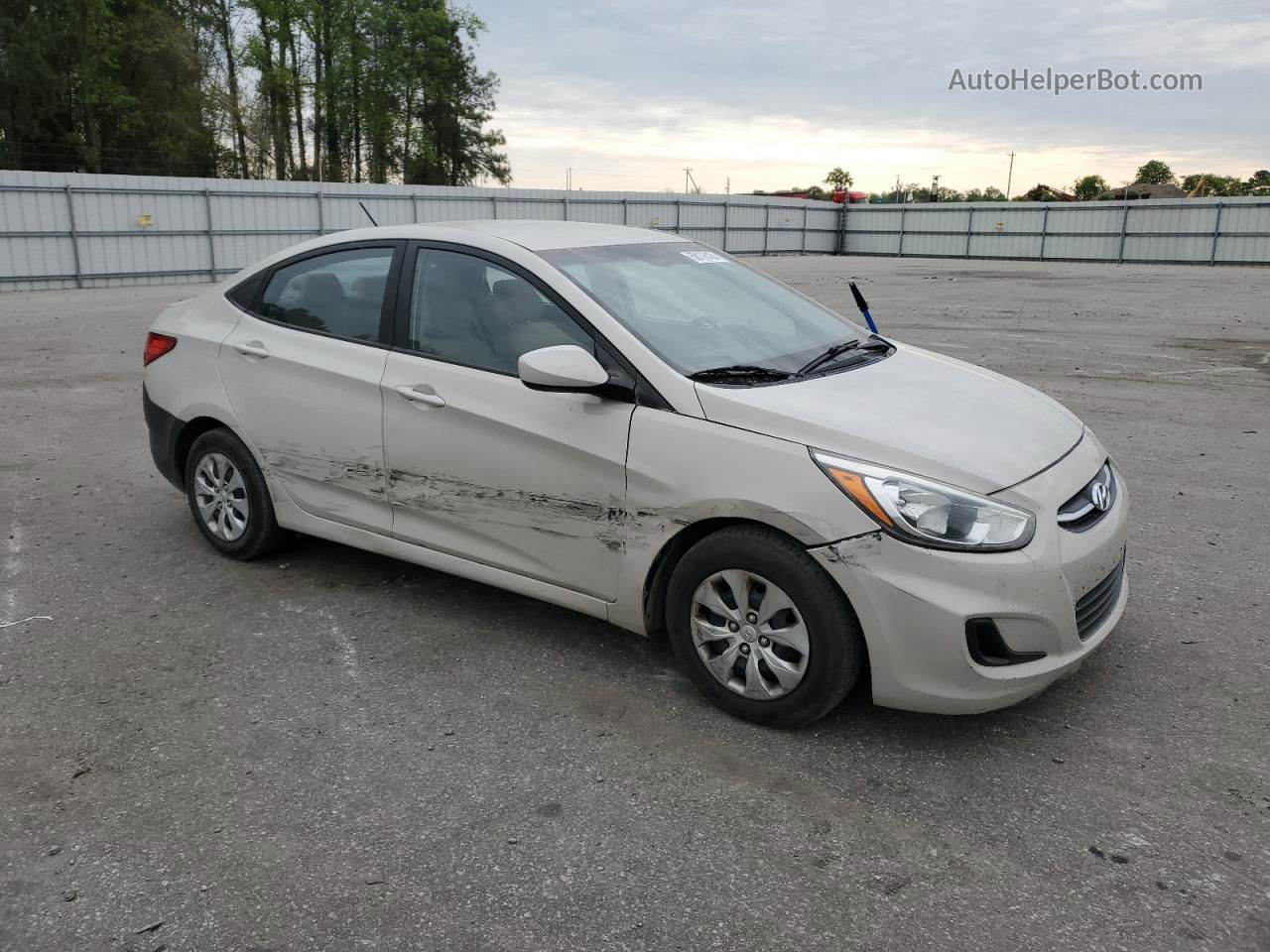 2016 Hyundai Accent Se Кремовый vin: KMHCT4AE1GU981802