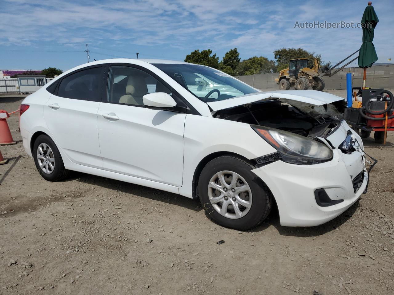 2014 Hyundai Accent Gls White vin: KMHCT4AE2EU664768