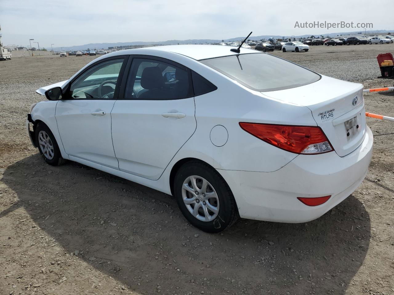 2014 Hyundai Accent Gls White vin: KMHCT4AE2EU664768