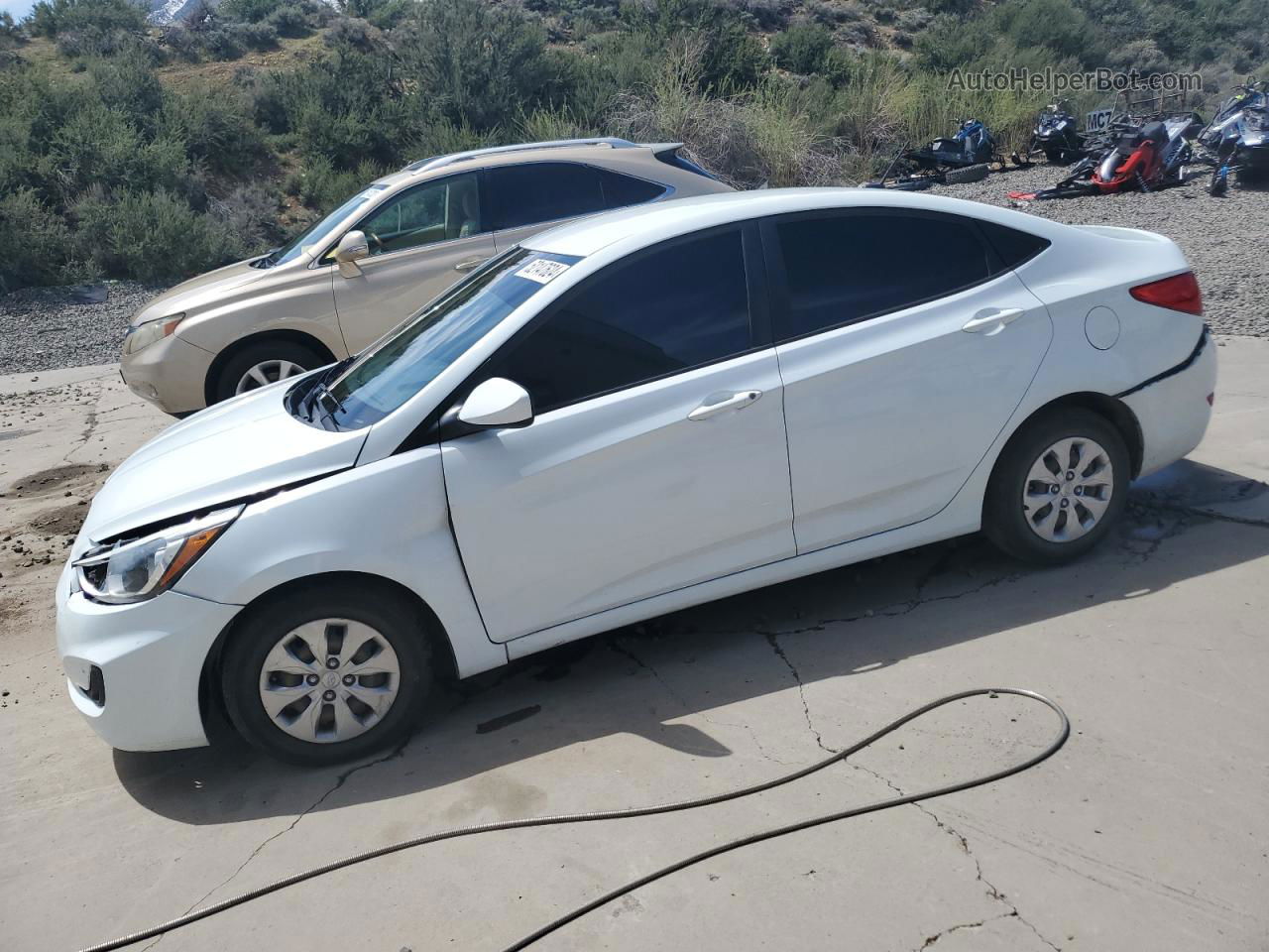 2015 Hyundai Accent Gls White vin: KMHCT4AE2FU882825