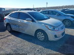 2016 Hyundai Accent Se Beige vin: KMHCT4AE2GU117079