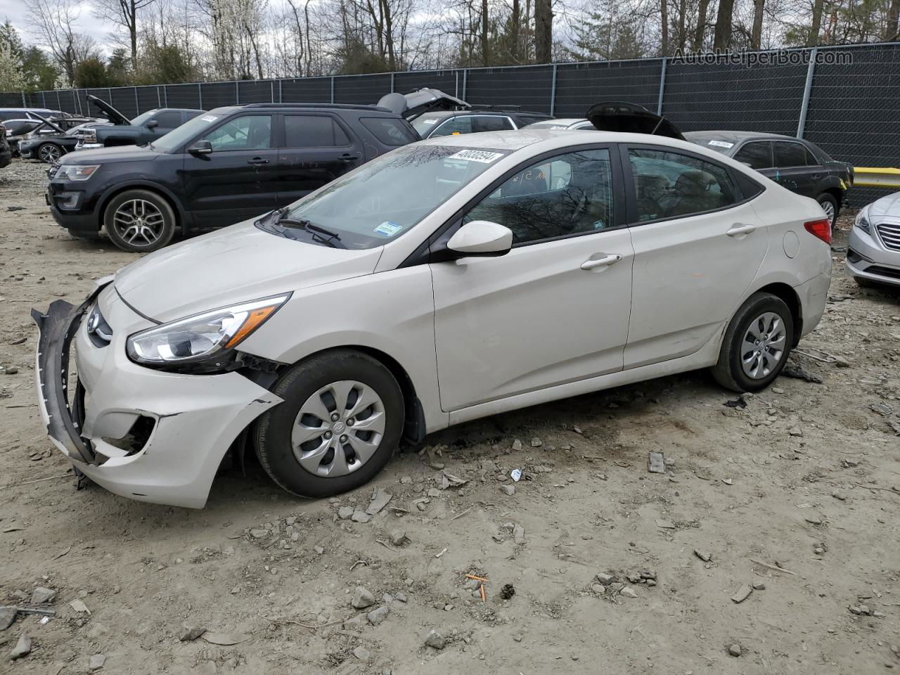 2016 Hyundai Accent Se Beige vin: KMHCT4AE2GU139020