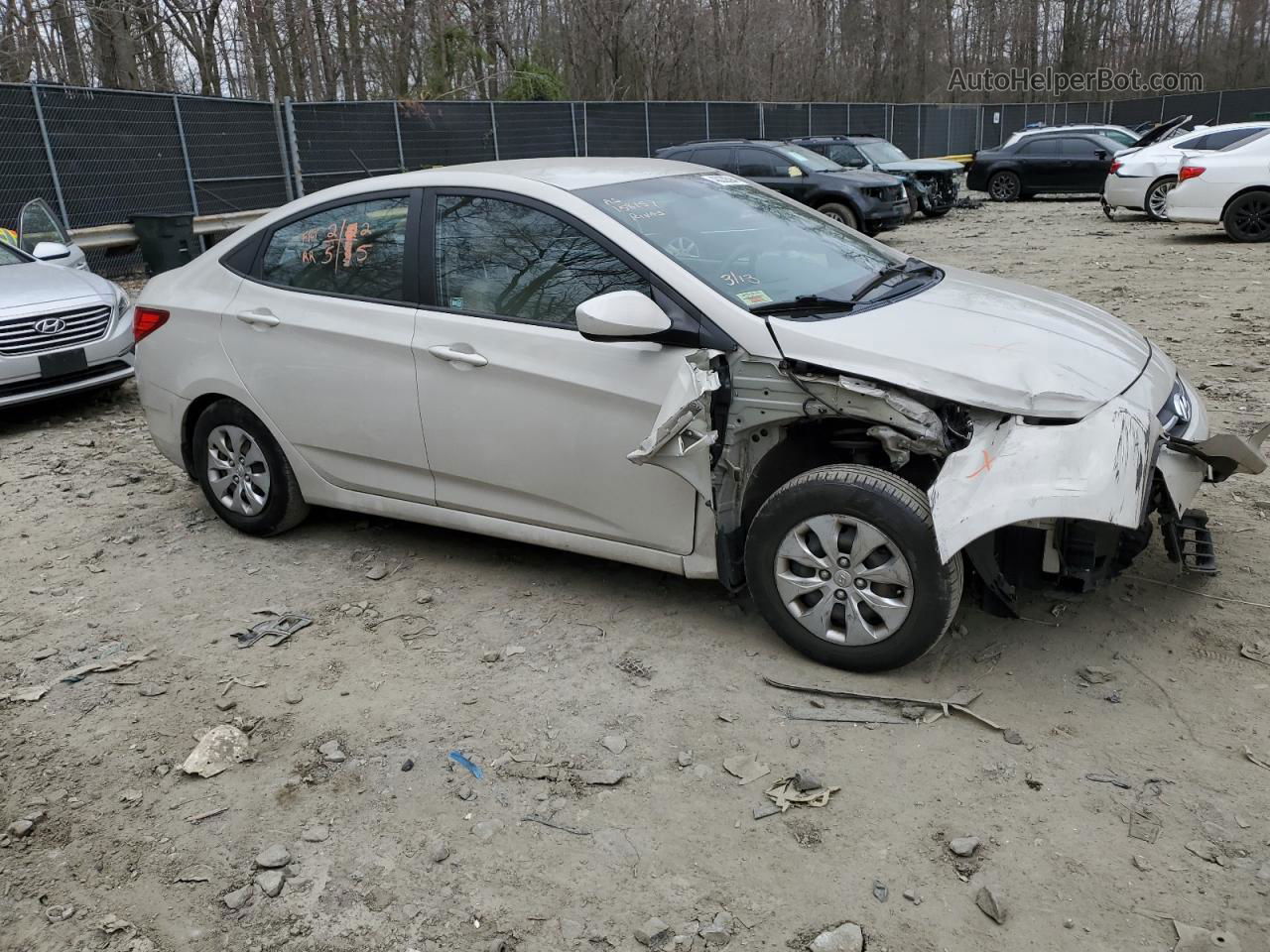 2016 Hyundai Accent Se Beige vin: KMHCT4AE2GU139020