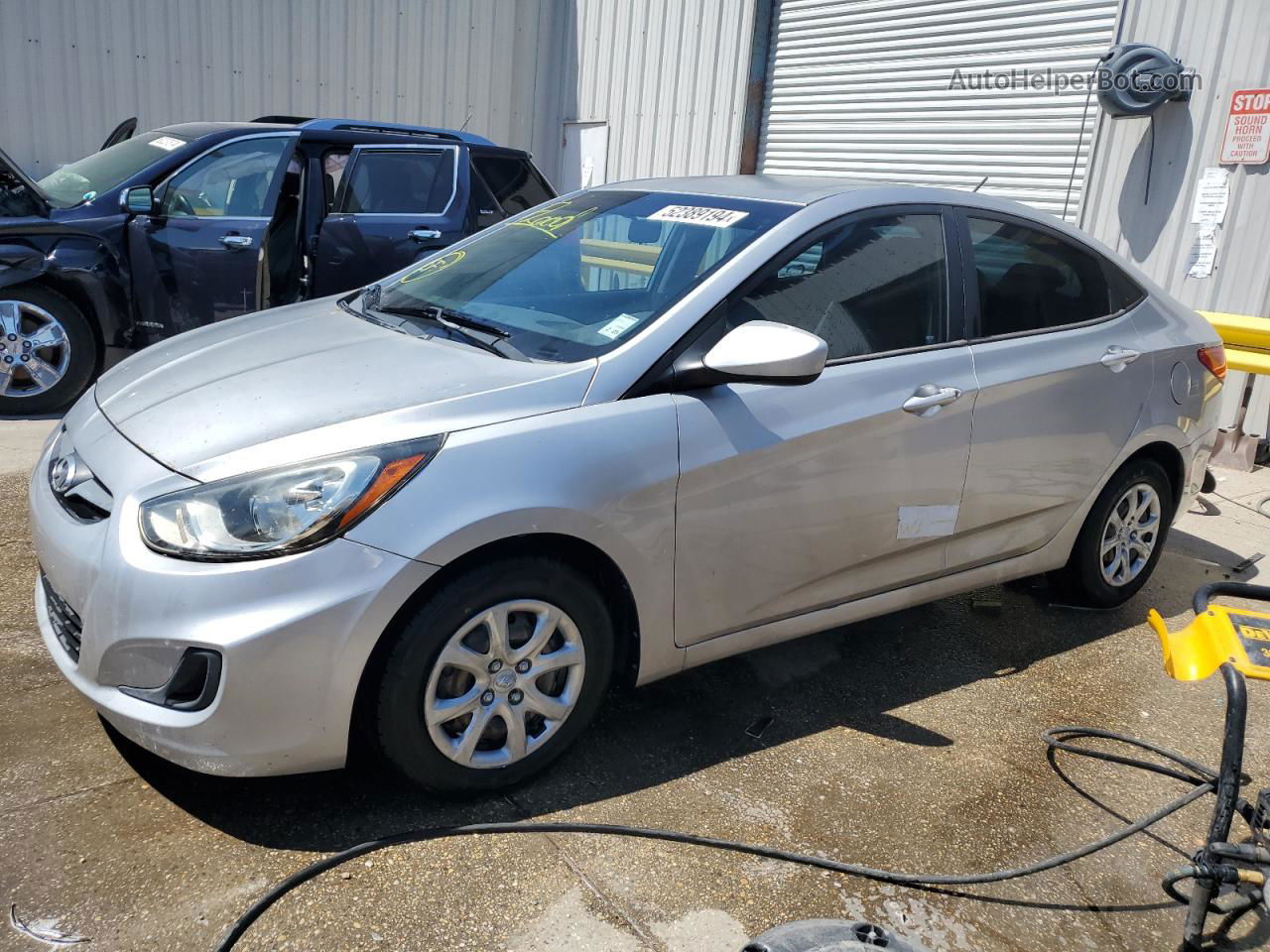 2013 Hyundai Accent Gls Серебряный vin: KMHCT4AE5DU358503