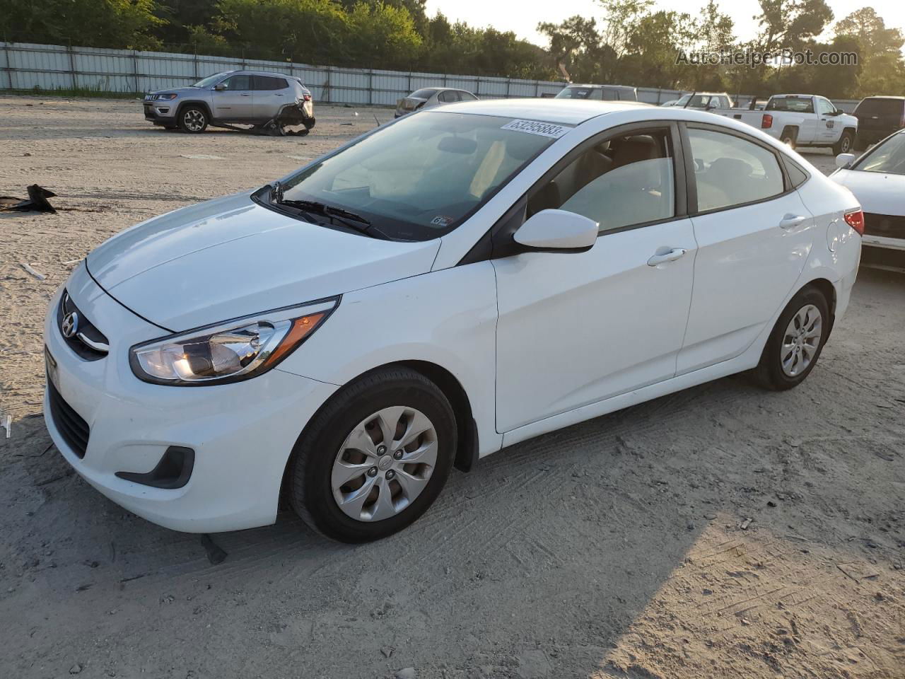 2016 Hyundai Accent Se White vin: KMHCT4AE5GU158788