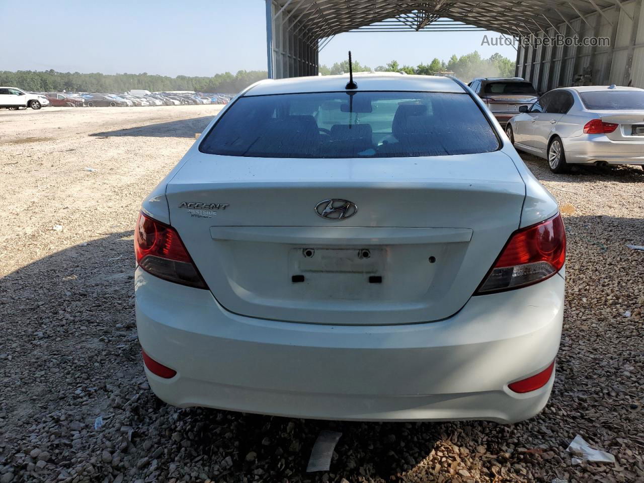 2013 Hyundai Accent Gls White vin: KMHCT4AE6DU400077