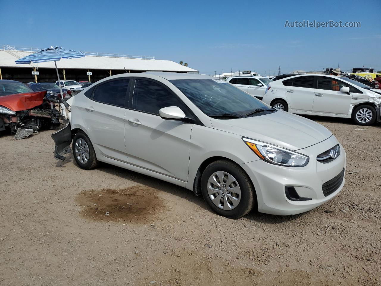 2016 Hyundai Accent Se Cream vin: KMHCT4AE6GU112256