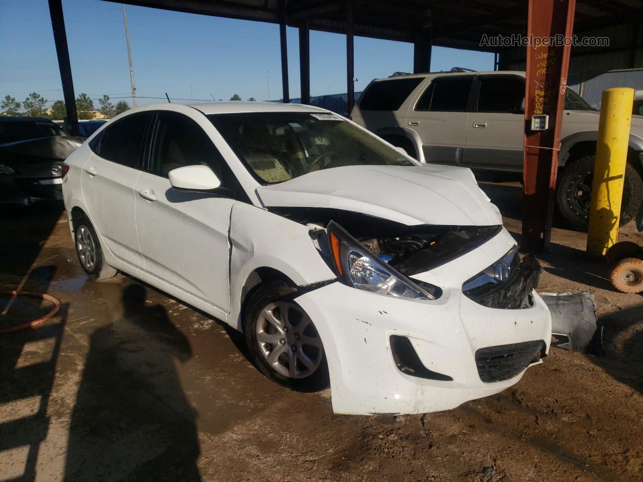 2013 Hyundai Accent Gls White vin: KMHCT4AE8DU531267