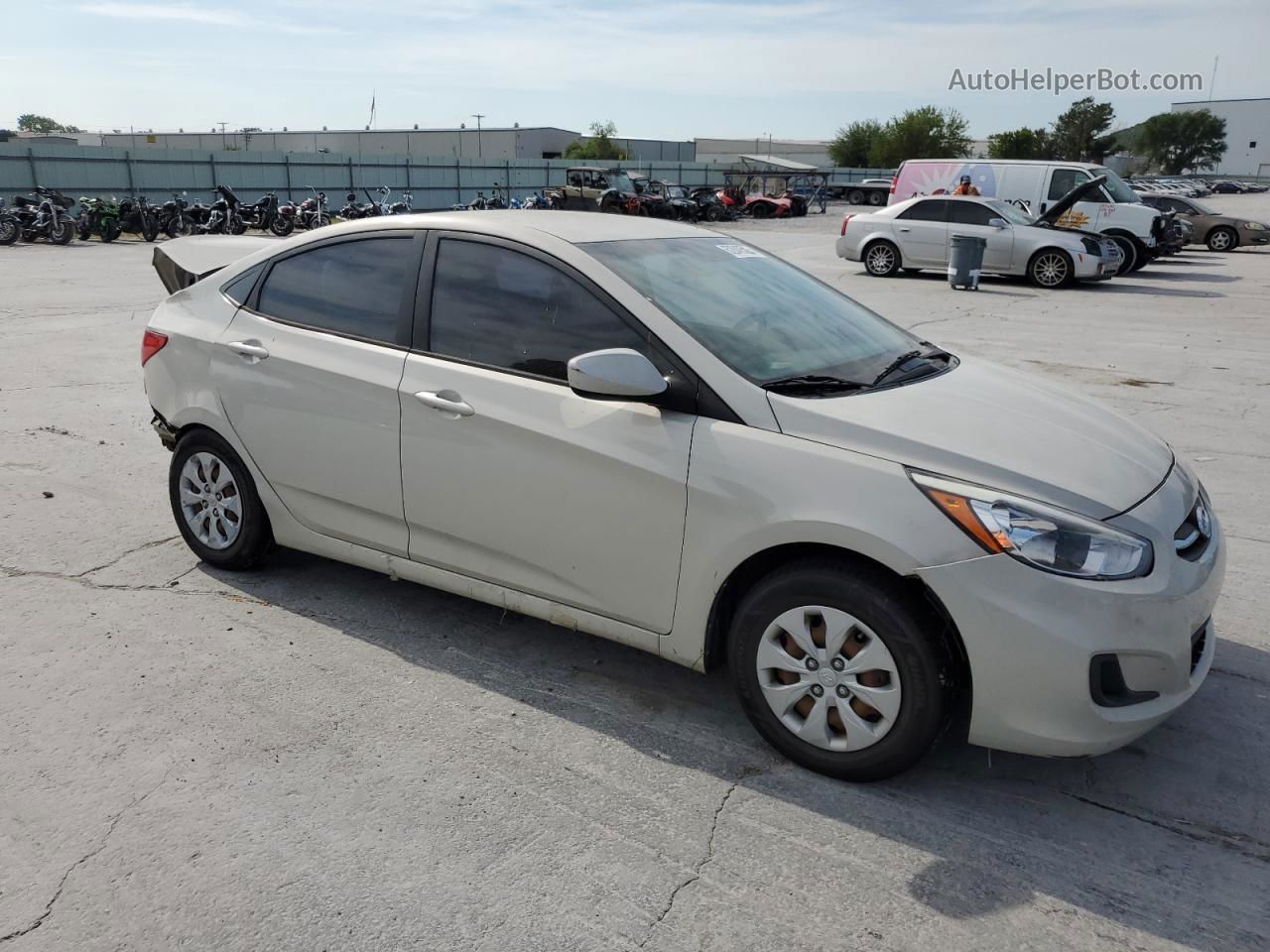 2016 Hyundai Accent Se Beige vin: KMHCT4AE8GU991369