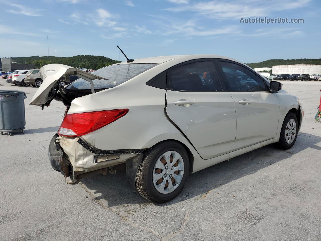 2016 Hyundai Accent Se Бежевый vin: KMHCT4AE8GU991369