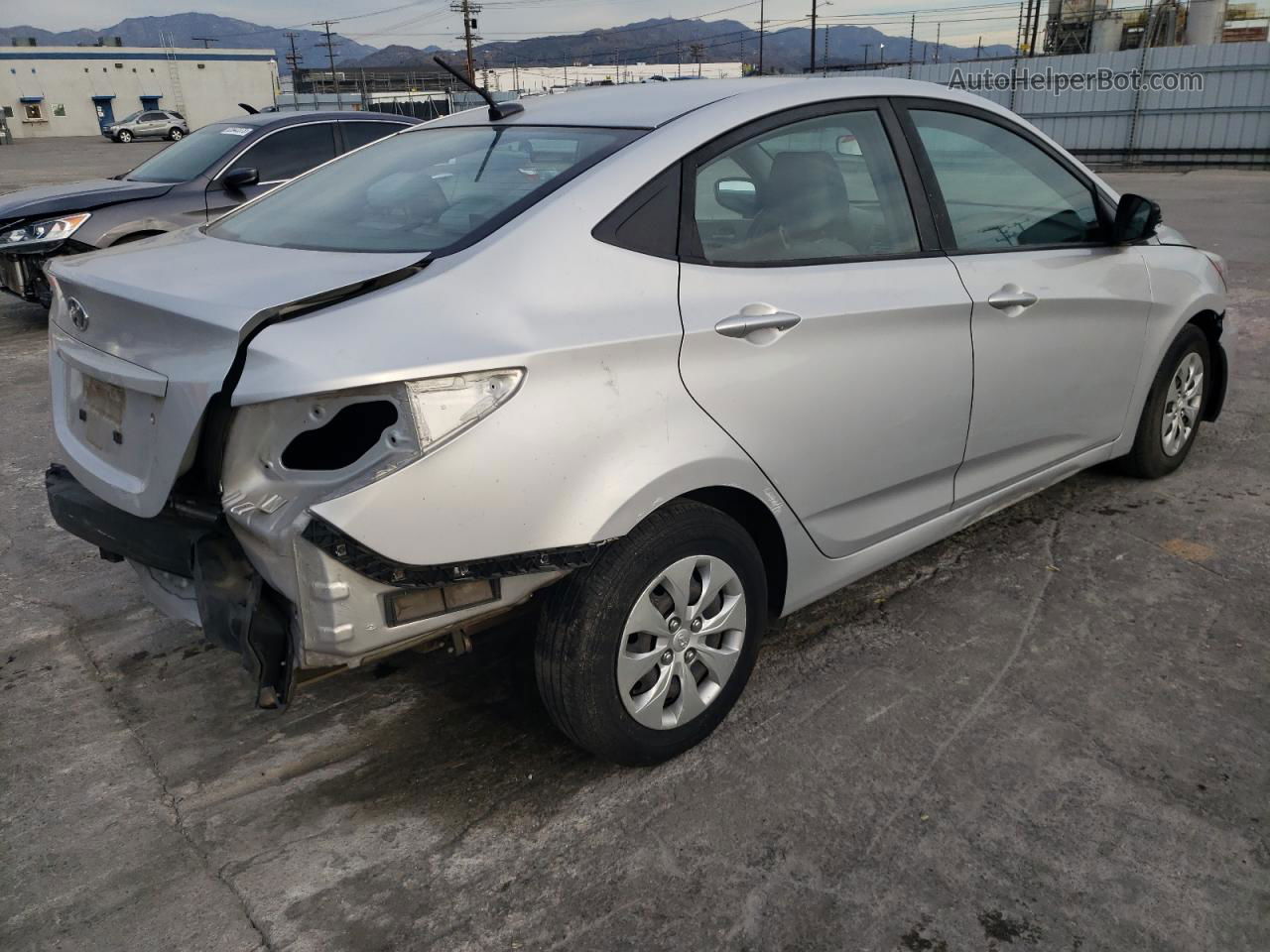 2017 Hyundai Accent Se Серебряный vin: KMHCT4AE8HU297623