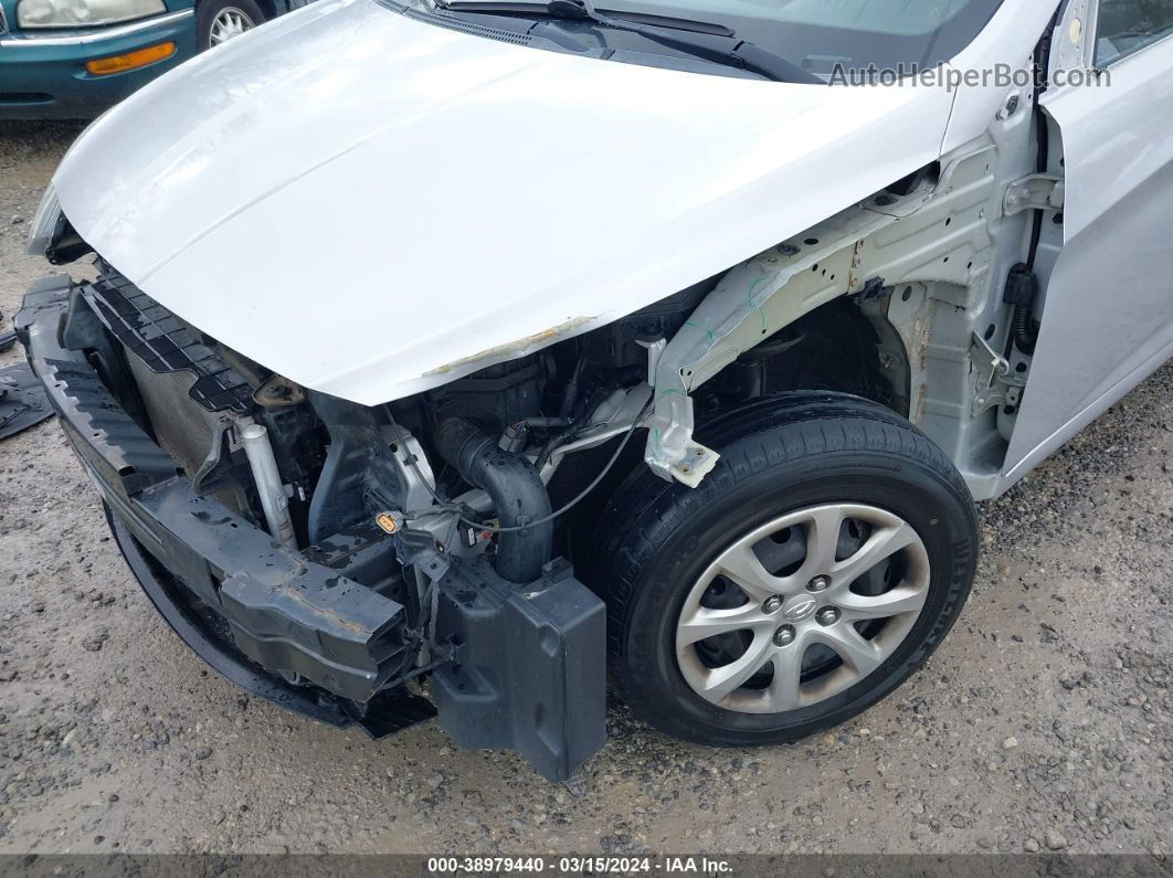 2014 Hyundai Accent Gls Серебряный vin: KMHCT4AE9EU651144