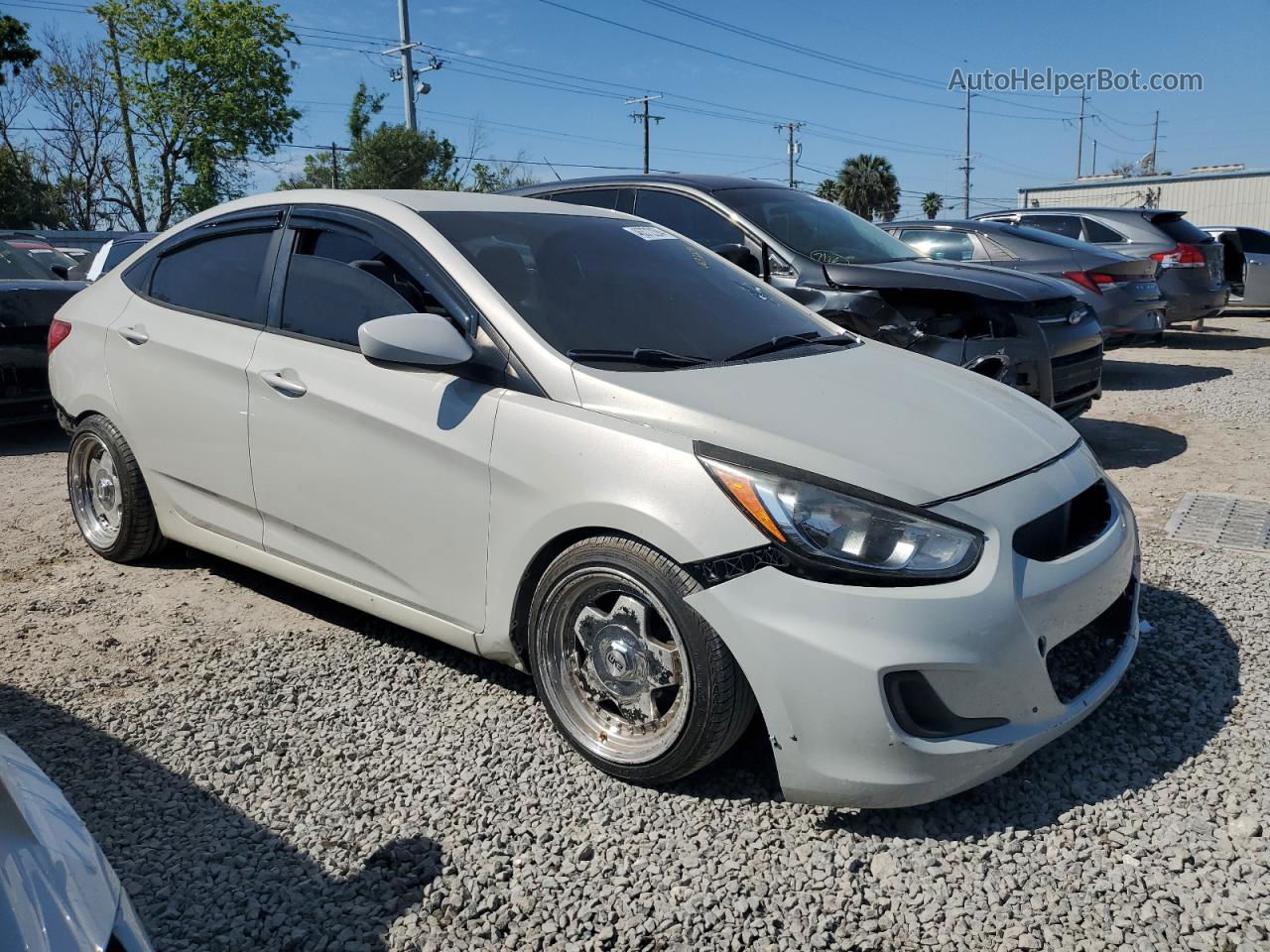 2016 Hyundai Accent Se Tan vin: KMHCT4AE9GU011356