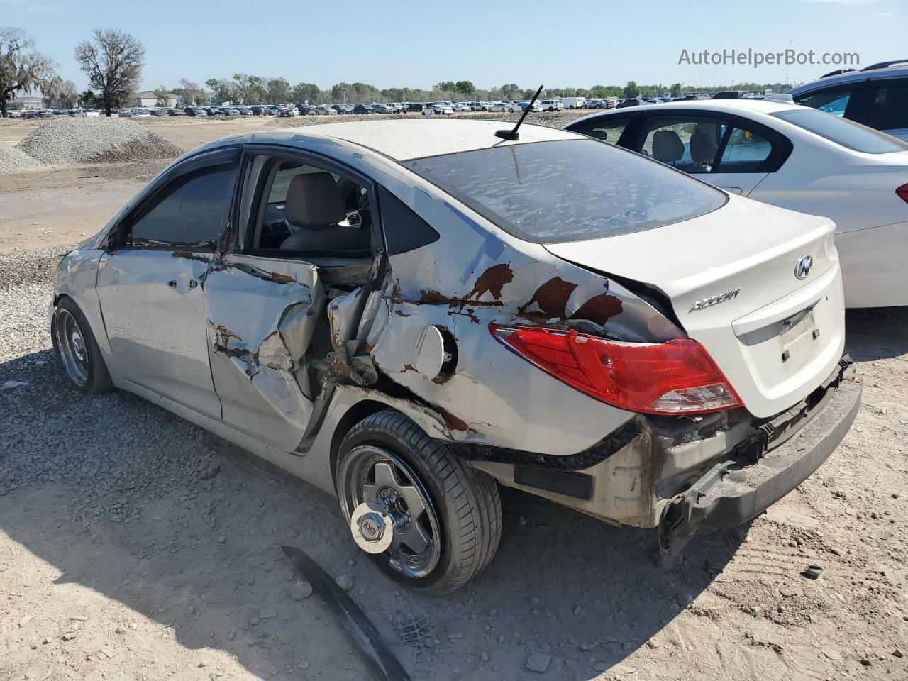 2016 Hyundai Accent Se Tan vin: KMHCT4AE9GU011356