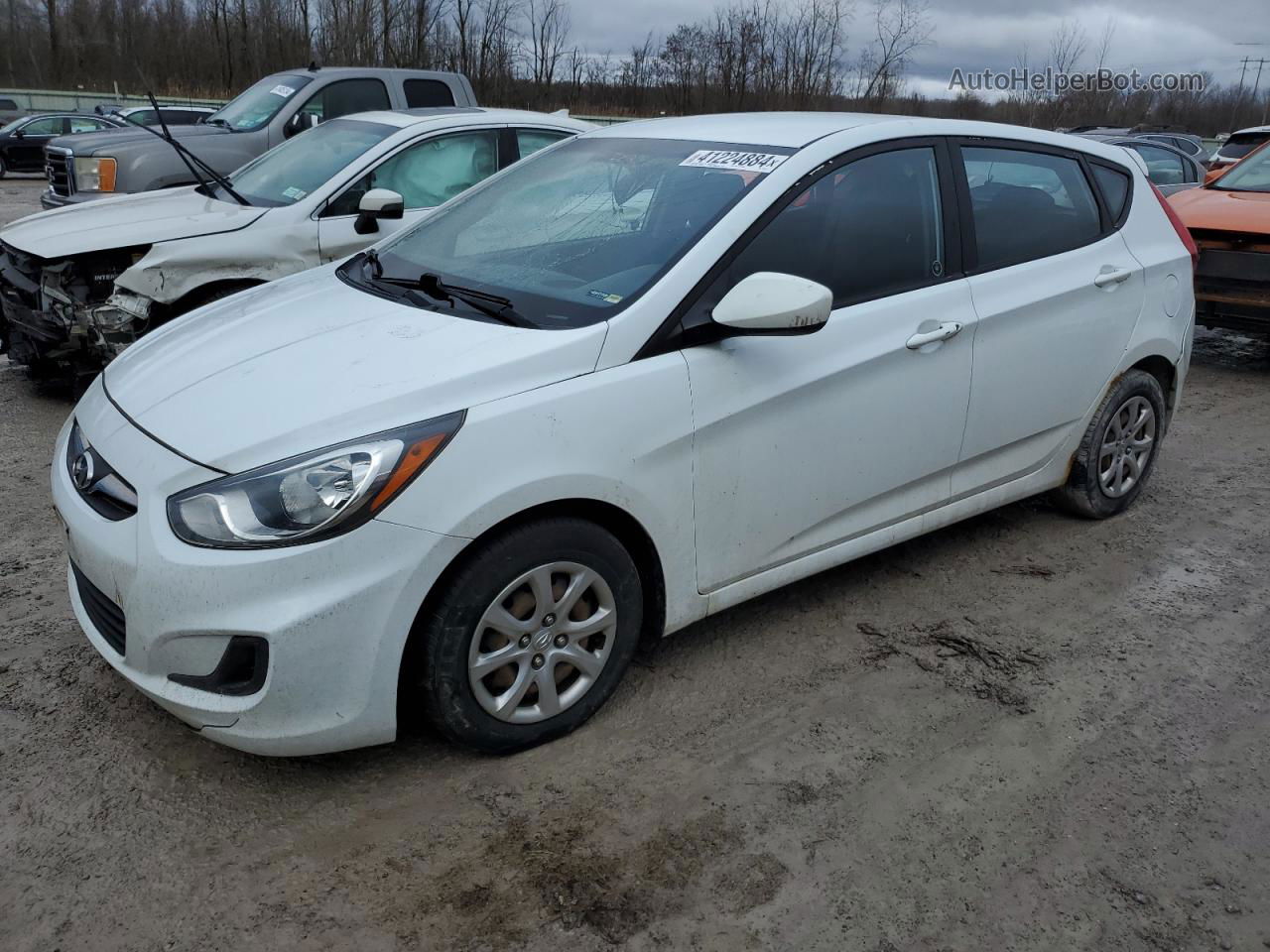 2013 Hyundai Accent Gls Белый vin: KMHCT5AE0DU118104