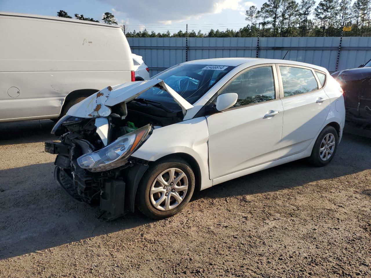 2014 Hyundai Accent Gls White vin: KMHCT5AE1EU149346