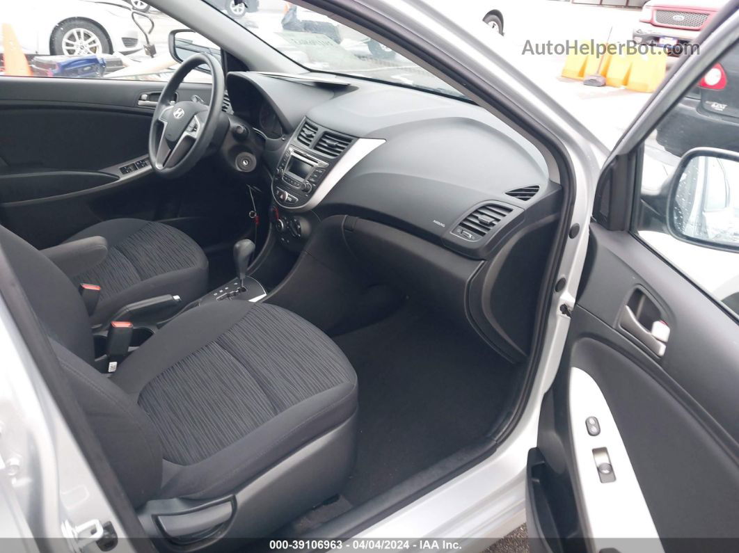 2015 Hyundai Accent Gs Серебряный vin: KMHCT5AE1FU213113