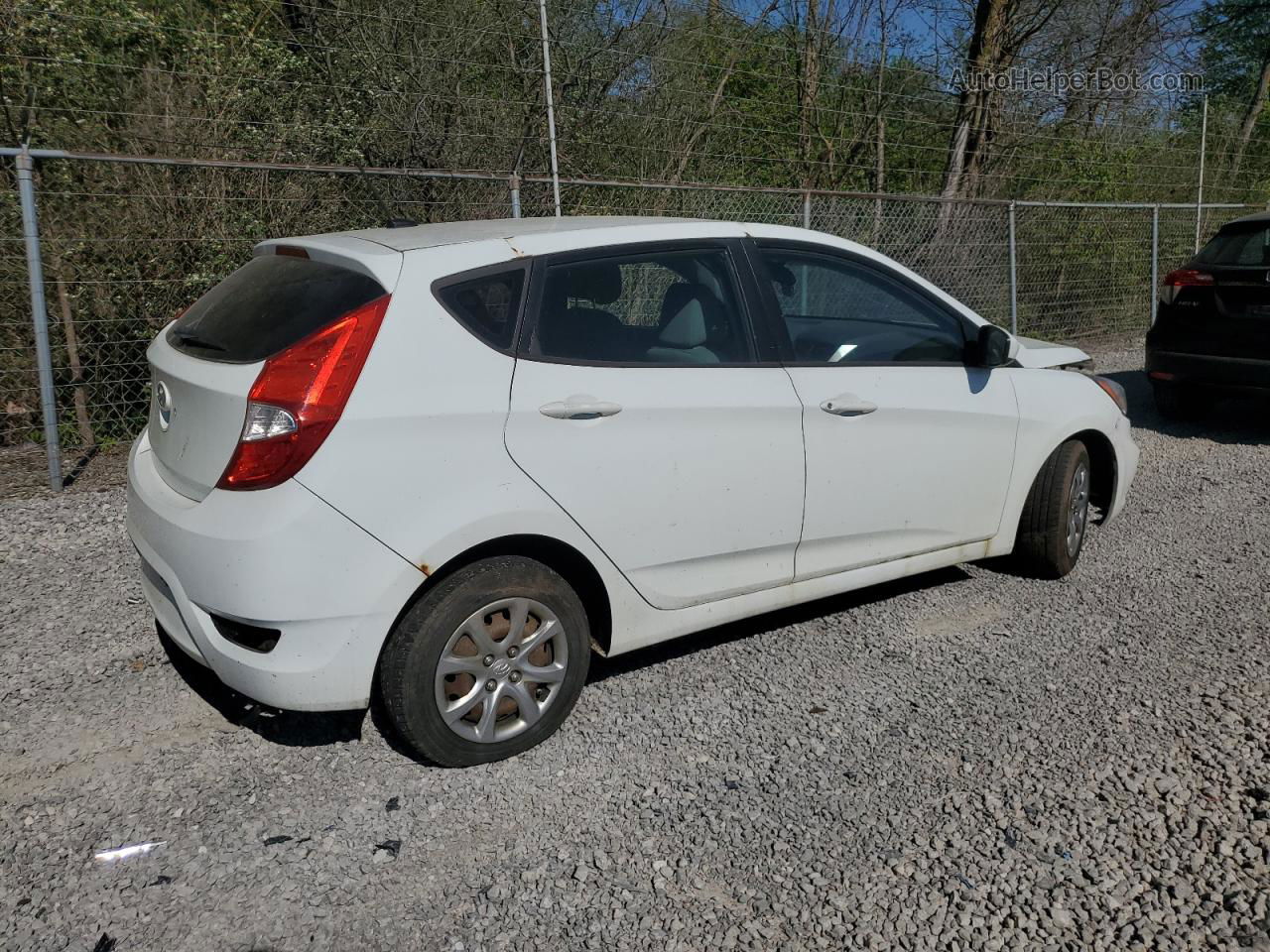 2013 Hyundai Accent Gls White vin: KMHCT5AE7DU085148