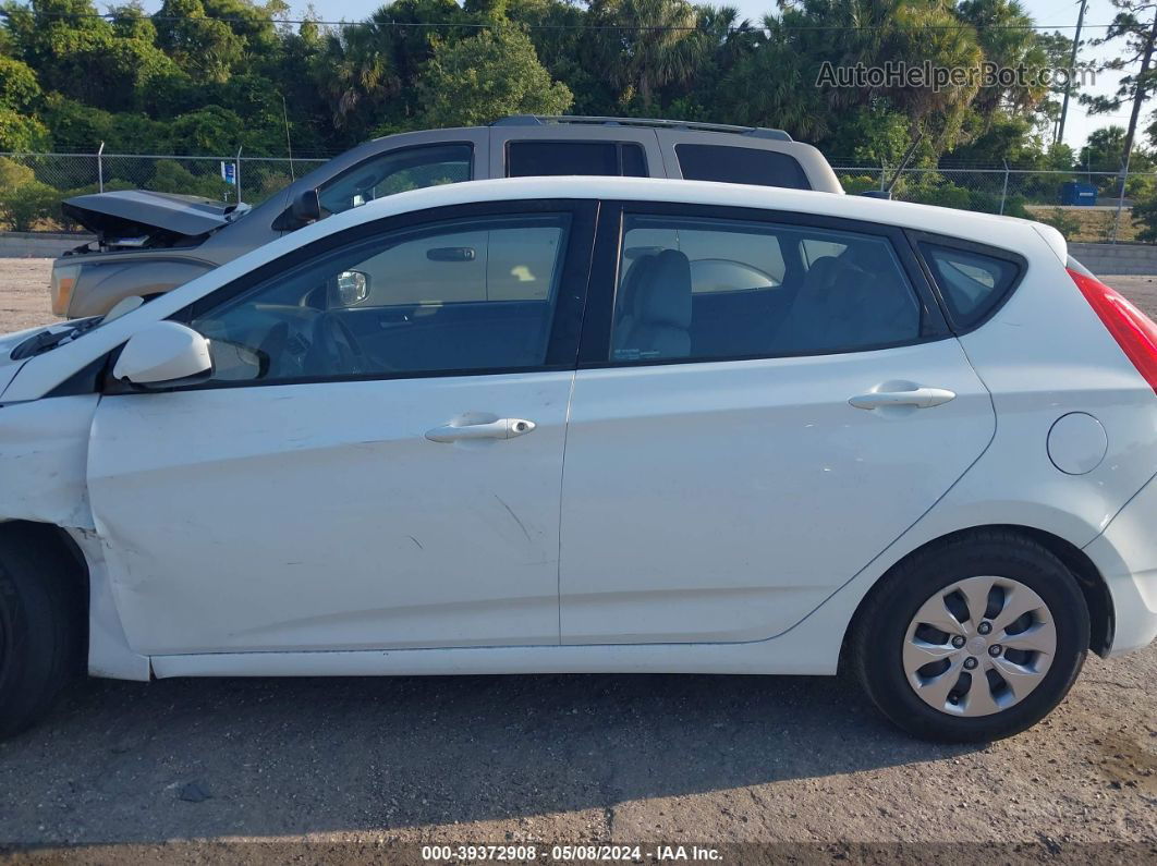 2015 Hyundai Accent Gs White vin: KMHCT5AE8FU209415