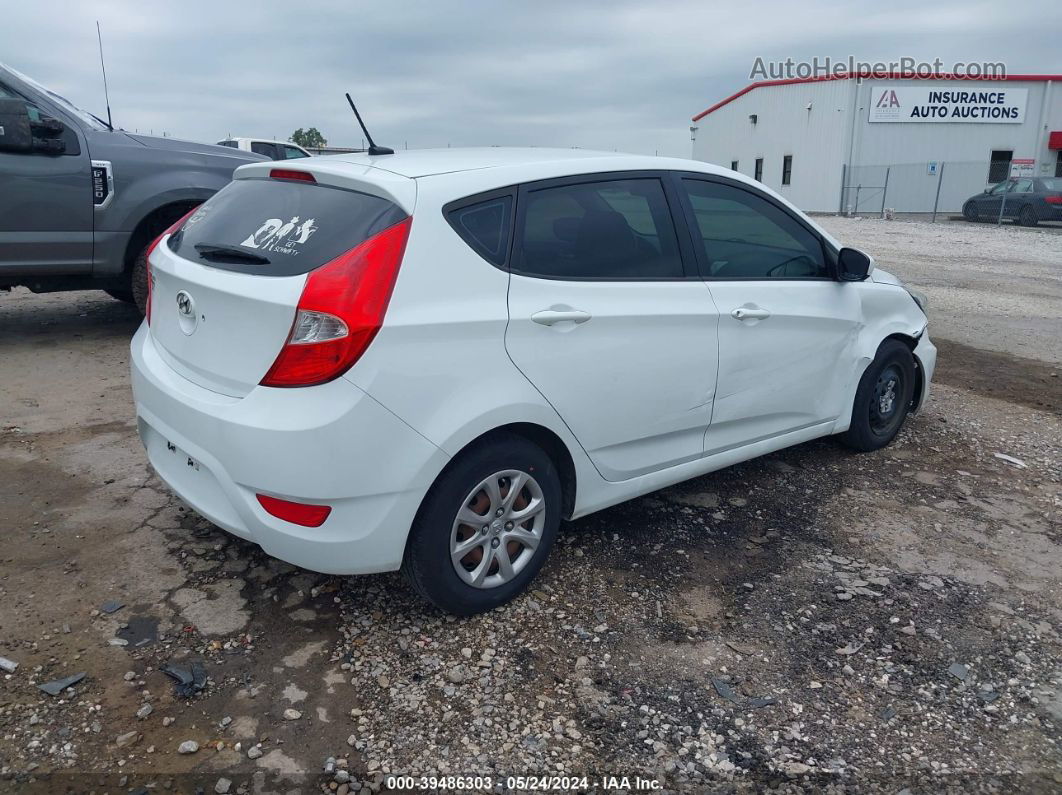 2013 Hyundai Accent Gs White vin: KMHCT5AE9DU130235