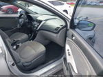 2013 Hyundai Accent Gls Серебряный vin: KMHCU4AE1DU305097