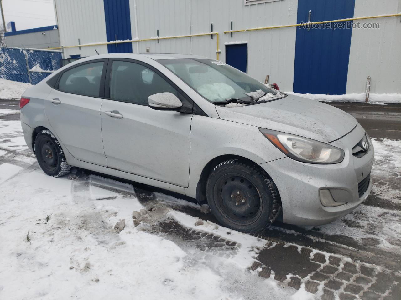 2013 Hyundai Accent Gls Серебряный vin: KMHCU4AE5DU289261